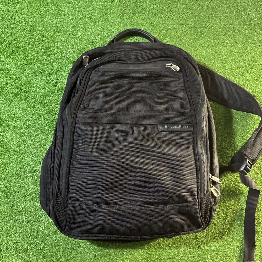 Briggs & Riley BBW7 Work Laptop Backpack Briefcase. Good Shape